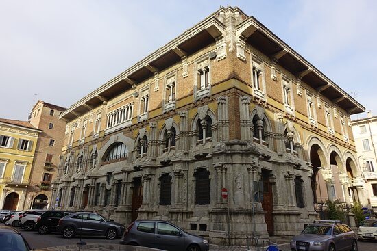 palazzo-della-camera di commercio loggia del grano