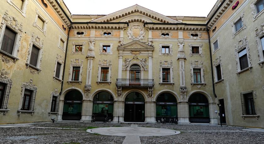 palazzo valenti gonzaga mantova