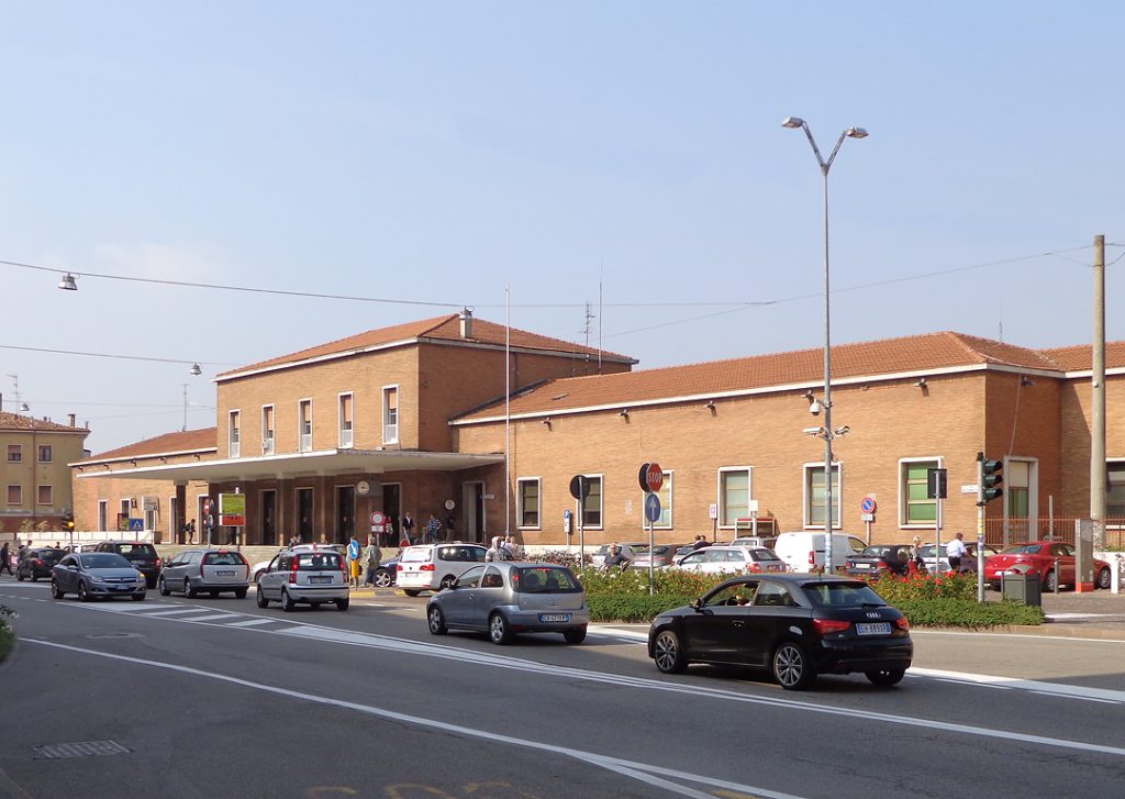 stazione treni mantova